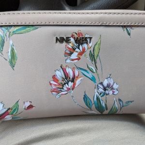 Nine West wallet
